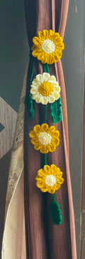 THE GOLDEN DAISY