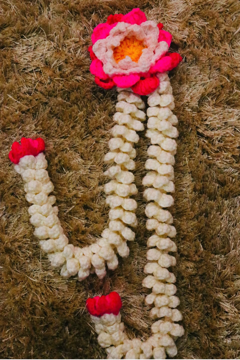 LOTUS GAJRA